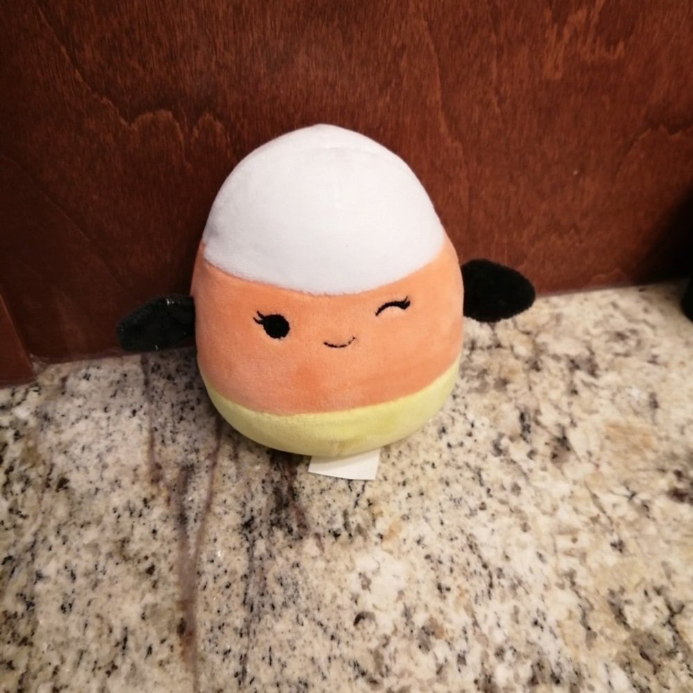 Cannon the Candy Corn Squishmallow Capsule